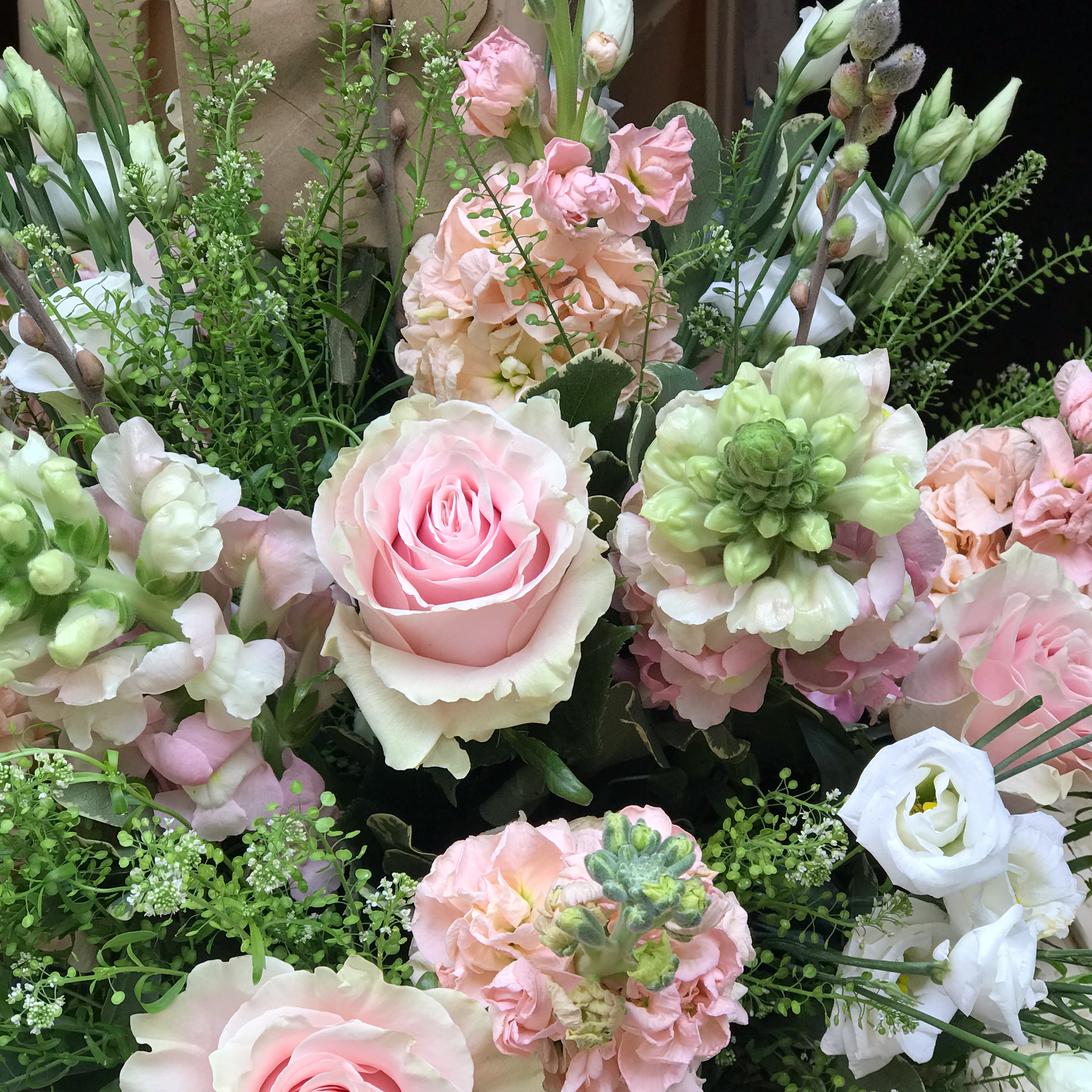 A bouquet of pink and white flowers